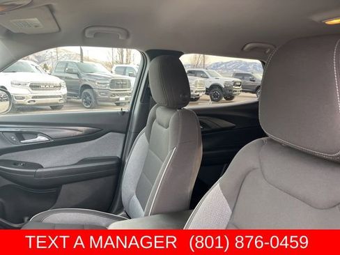 Used 2025 Chevrolet TrailBlazer LT AWD/4WD image 13