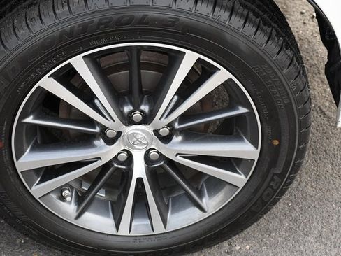 Used 2017 Toyota Corolla LE w/ LE Premium Package w/Moonroof image 7