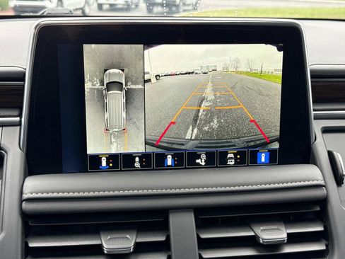 Used 2024 Chevrolet Suburban Premier image 5