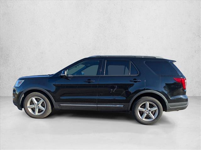 Used 2018 Ford Explorer XLT w/ Equipment Group 202A FWD image 8