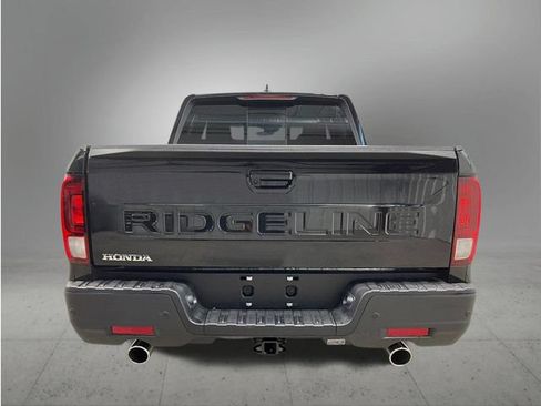 New 2026 Honda Ridgeline Black Edition image 4