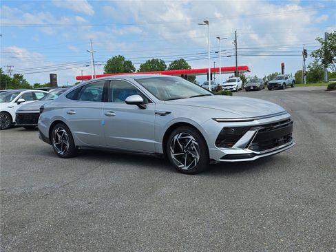 New 2026 Hyundai Sonata SEL FWD image 2