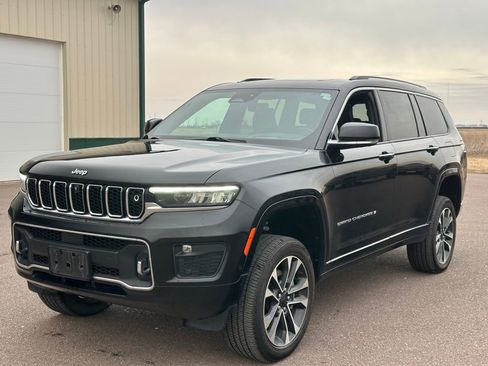 Used 2021 Jeep Grand Cherokee L Overland w/ Advanced Protech Group III image 4