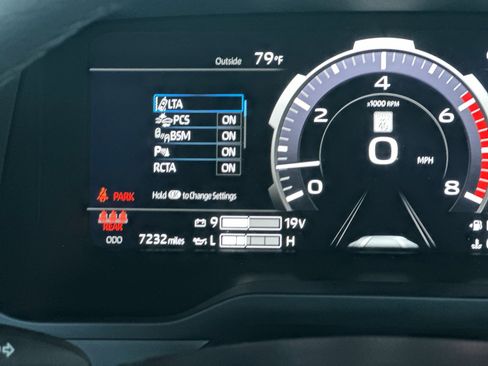 Used 2025 Toyota Tundra Limited AWD/4WD image 28