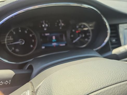 Used 2022 Buick Encore Preferred FWD image 17