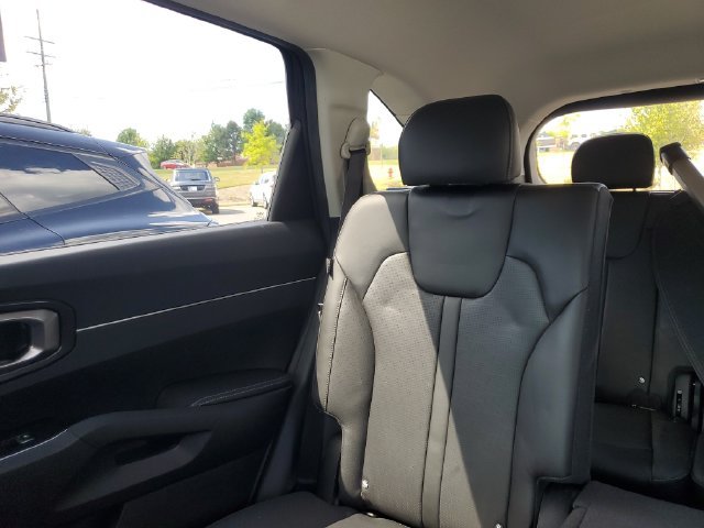 Certified 2025 Kia Sorento S AWD/4WD image 11