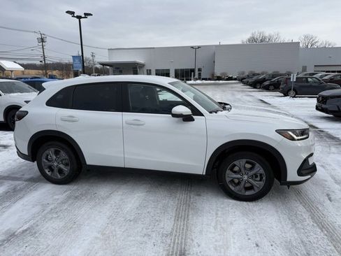 New 2026 Honda HR-V LX image 2