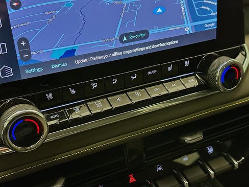 Used 2024 Chevrolet Colorado ZR2 w/ ZR2 Convenience Package III image 24