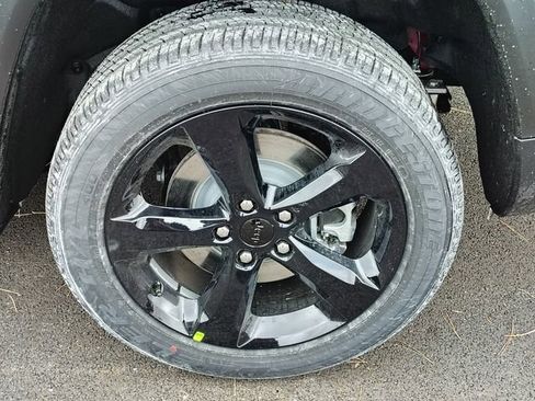 New 2025 Jeep Grand Cherokee L Laredo AWD/4WD image 32