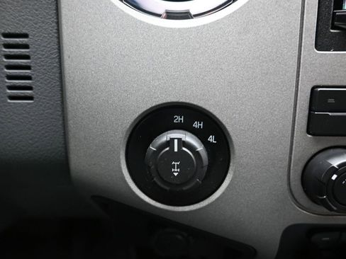 Used 2016 Ford F250 XLT w/ XLT Premium Package image 17