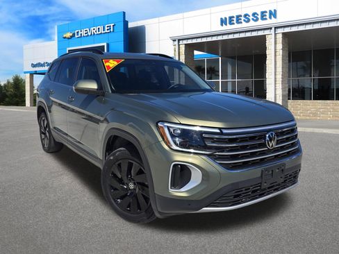 Used 2025 Volkswagen Atlas SE image 1