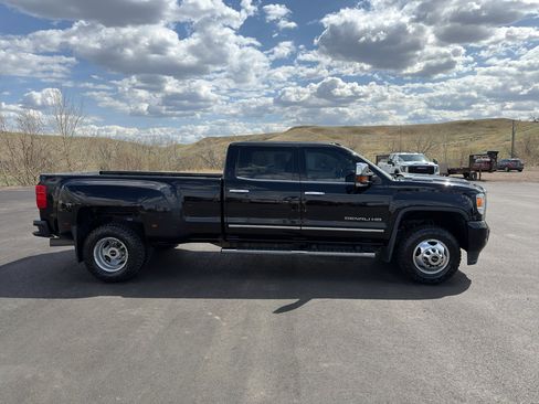 Used 2019 GMC Sierra 3500 Denali w/ Duramax Plus Package AWD/4WD image 25