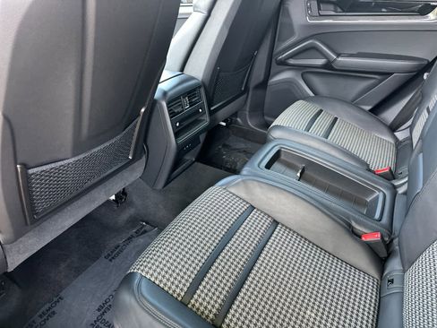 Certified 2024 Porsche Cayenne Coupe AWD/4WD image 13