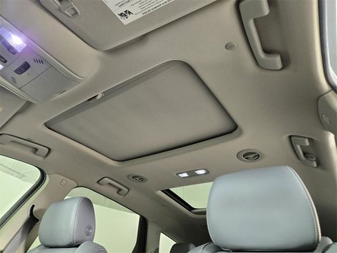 Used 2020 Buick Enclave Premium w/ Sun and Sites Package image 15