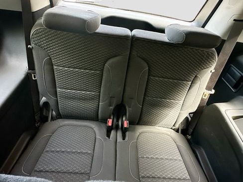 Used 2018 GMC Acadia SLE FWD image 28