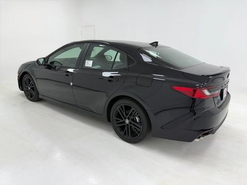 New 2026 Toyota Camry Hybrid w/ Multimedia Upgrade Package FWD image 37