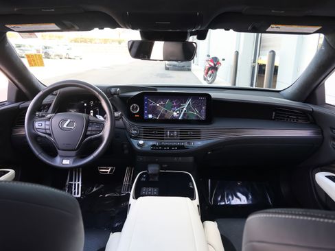 Used 2024 Lexus LS 500 F Sport image 16