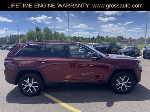 Used 2024 Jeep Grand Cherokee Limited AWD/4WD image 10