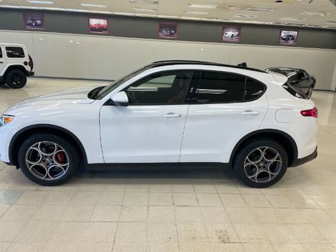 Used 2022 Alfa Romeo Stelvio Sprint AWD/4WD image 6