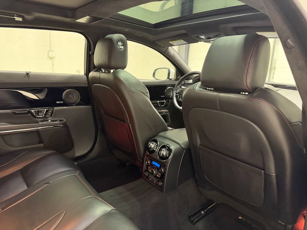 Used 2016 Jaguar XJ RWD image 41