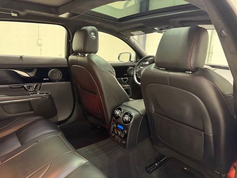 Used 2016 Jaguar XJ RWD image 41
