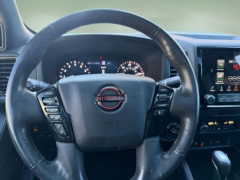 Used 2022 Nissan Frontier PRO-4X w/ Pro-4X Premium Package image 18