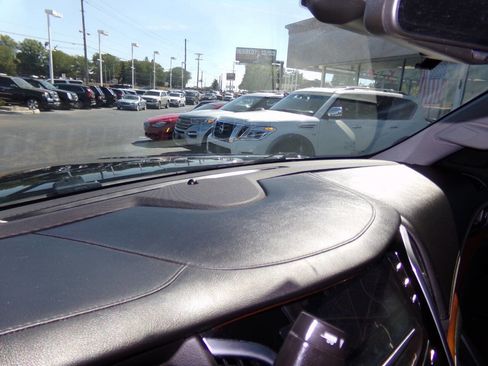 Used 2019 Cadillac Escalade Luxury AWD/4WD image 57