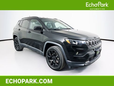 Used 2022 Jeep Compass Altitude image 1