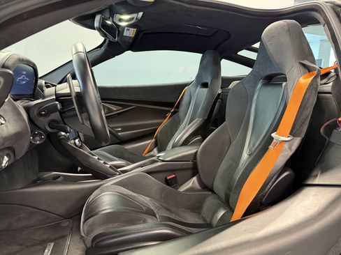 Used 2019 McLaren 720S RWD image 14