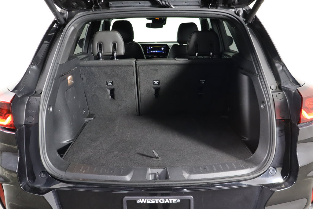 Used 2025 Chevrolet TrailBlazer RS w/ Convenience Package FWD image 17