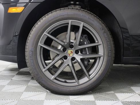 New 2026 Porsche Macan Turbo image 17