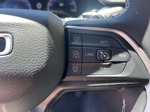 Used 2025 Jeep Grand Cherokee L Laredo AWD/4WD image 14