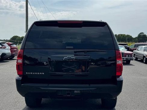 Used 2013 Chevrolet Suburban LT AWD/4WD image 10