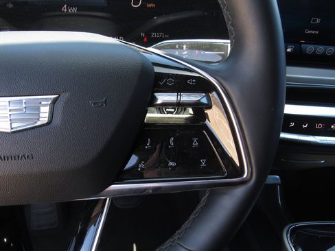 Used 2024 Cadillac Lyriq Sport RWD image 24