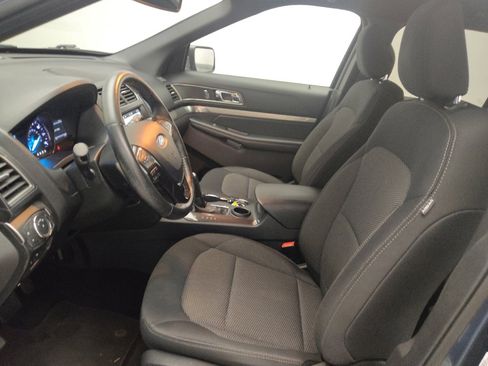 Used 2019 Ford Explorer XLT w/ Equipment Group 201A FWD image 17