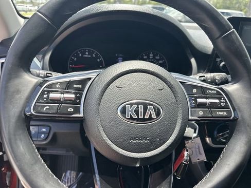 Used 2021 Kia Seltos S FWD image 16