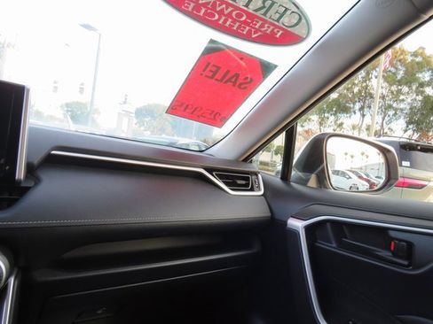 Certified 2023 Toyota RAV4 LE image 28