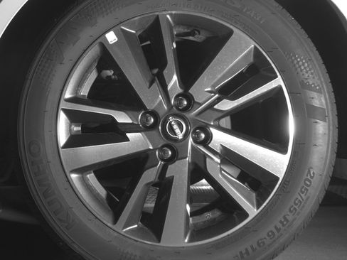 Used 2025 Nissan Versa SV w/ Trunk Package image 14