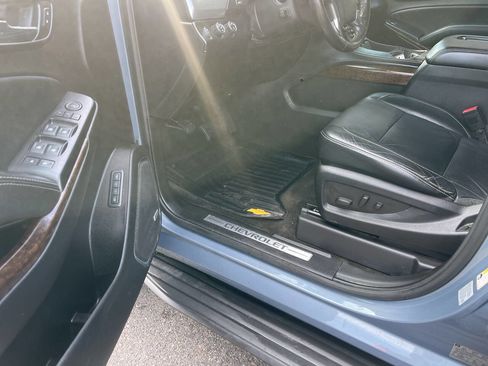 Used 2015 Chevrolet Suburban LT image 14