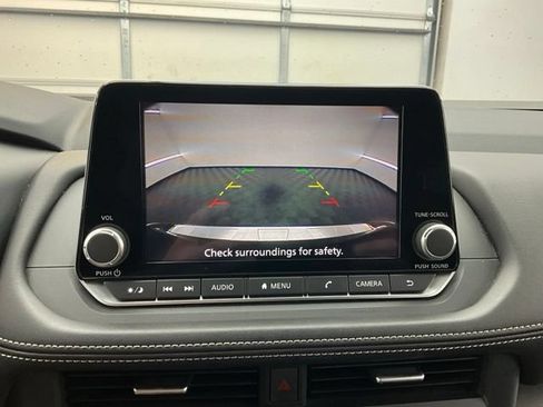 Used 2024 Nissan Rogue SV AWD/4WD image 5