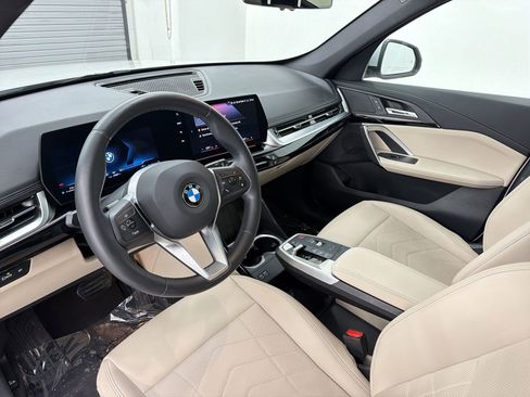 Used 2023 BMW X1 xDrive28i w/ Convenience Package AWD/4WD image 4