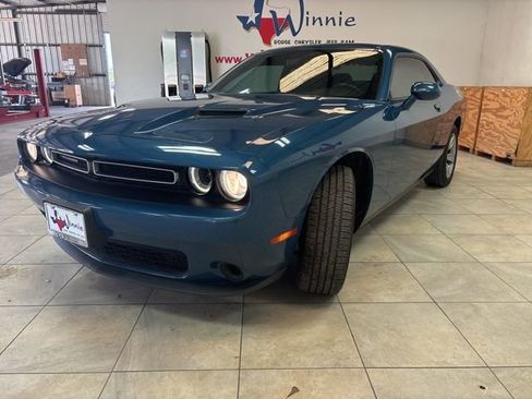 Used 2020 Dodge Challenger SXT RWD image 3