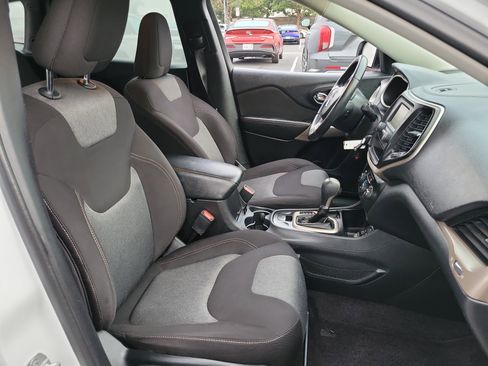 Used 2017 Jeep Cherokee Altitude image 19