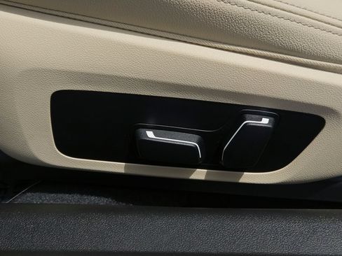Used 2025 BMW 230i Coupe w/ M Sport Package RWD image 16