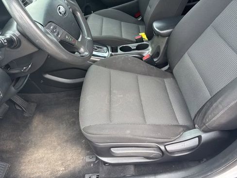 Used 2017 Kia Forte LX FWD image 15