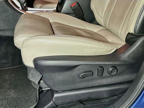 Used 2022 Subaru Ascent Limited w/ Technology Package AWD/4WD image 16