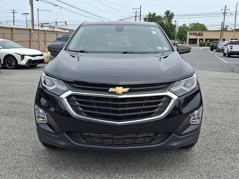 Used 2020 Chevrolet Equinox LS w/ LS Convenience Package AWD/4WD image 2