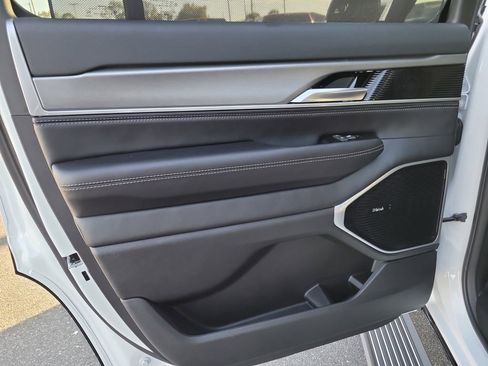 New 2026 Jeep Grand Wagoneer Limited AWD/4WD image 12