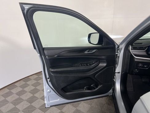 Certified 2023 Jeep Grand Cherokee L Altitude image 16