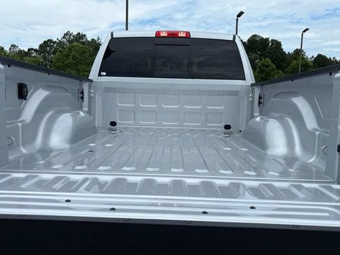 New 2026 RAM 2500 Tradesman w/ Safety Group AWD/4WD image 27